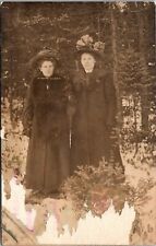 Vtg RPPC Postcard~ Outdoor~Snow Photo~ Women Dressed For Weather~Hats~Furs~KB8 picture