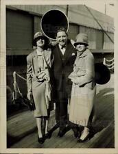 1926 Press Photo Irish Tenor John McCormack Greets Wife, Daughter in California picture