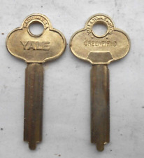 (1) Vintage  padlock  Key Blank  YALE  GREENFIELD picture