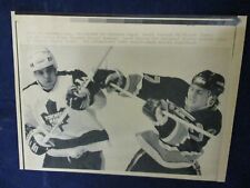1988 NHL Ed Olczyk Toronto Maple Leafs forward Vintage Wire Press Photo picture