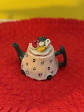 VNT Minature Childs Cermic Teapot 1970's Toy Teapot. picture