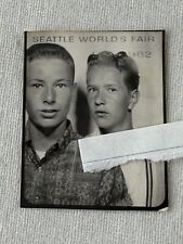 Vtg photo booth PHOTOGRAPH SEATTLE WORLDS FAIR 1962 boys teenagers RARE portrait picture