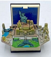Vintage NEW YORK STORY Pop-Up Plastic Keychain Diorama Book picture