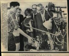 1967 Press Photo President Johnson observes Crossland High School printing class picture