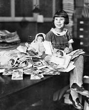 1925 BABY PEGGY MONTGOMERY Signing Autographs PHOTO  (185-U ) picture