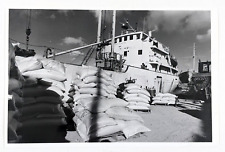 1989 Miami River Florida Contraband Illegal Rice Bags Boat Vintage Press Photo picture