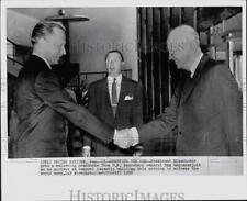 1958 Press Photo President Eisenhower greeted by Dag Hammarskjold in New York. picture