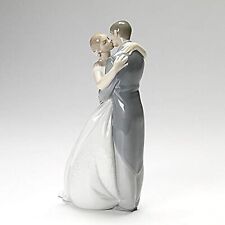 Lladro Nao 02001613 A KISS Forever Porcelain Figurine Glased New picture