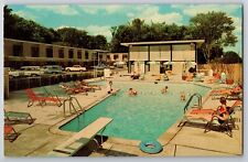 Dearborn, Michigan, Early View of Fairlane Inn Motel Unposted Postcard picture