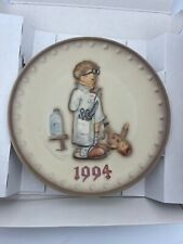 Hummel Plate 1994 - Little “ DOCTOR “  Goebel Germany - With Original Box picture
