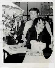 1975 Press Photo Liza Minnelli and husband Jack Haley in Berlin, Germany picture