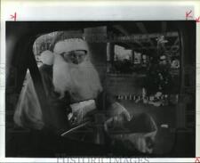 1989 Press Photo Homeless Santa Clause collects donations for others in Houston picture