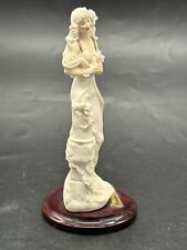 Giuseppe Armani Lady with Doves, porcelain figurine picture