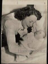 1955 Press Photo Actress Lynn Bari with Baby - hpp06189 picture