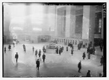 Photo:N.Y. Central Station,New York,1910-1915,people,windows picture