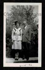 COUPLE LADY CUTE HAT SKIRT JACKET HEELS MAN SUIT OLD/VINTAGE PHOTO SNAPSHOT-A779 picture