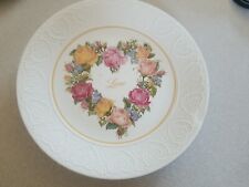 AVON 1987 “A BOUQUET OF LOVE” Porcelain Heart of Roses 7” Plate picture