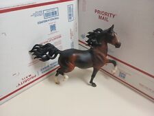 Breyer Traditional HUCKLEBERRY BEY #472 Bay Black Mane Horse No Stand 1999 picture