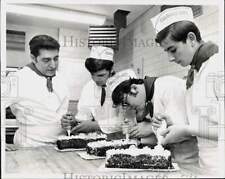 1970 Press Photo Lawrence Vocational School Students & Instructor Finish Pastry picture