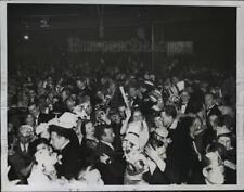 1935 Press Photo New York New Year's Eve crowds at the French Casino NYC picture