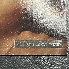 11d The X-Files 1996 Topps Foil Stamp The Truth Is Out There #41 Unwitting picture