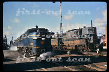 R DUPLICATE SLIDE - Wabash WAB 1052 / 495 Passenger Scene Decatur IL 1964 picture