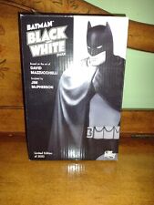  Batman Year One 1st ED.Black & White Statue David Mazzucchelli  #1487/5000 NEW picture