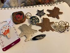 VINTAGE ESTATE SMALL LOT OF BROOCHES, BOOTS, ICE CREAM, INITIAL picture