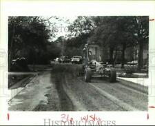 1992 Press Photo Street crews repave West Oaks Drive, Houston, Texas - hca58648 picture