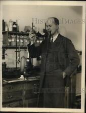 1927 Press Photo Professor of Chemistry James Kendall Washington Square College picture