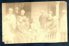 1890 ANCIENT IMAGE ENTIRE FAMILY BY THE HOUSE´S DOORWAY ORIGINAL VTG Photo Y 202 picture