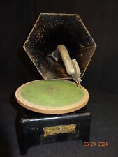 RARE VINTAGE SMALL TOY LITTLE WONDER WINDUP CAST IRON PHONOGRAPH GRAMOPHONE picture