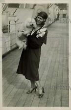 1930 Press Photo Mrs. George Jessel with Dog aboard Liner bound for France picture