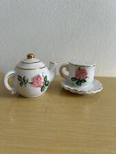 Vintage FIGIS Teapot and Tea Cup Salt and Pepper Shakers picture