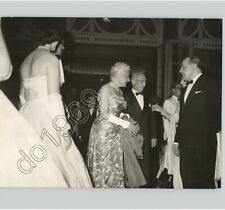Vernacular OLDER COUPLE @ Wedding Reception Bridesmaid & Crowd 1950s Press Photo picture