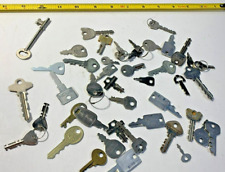 LOT of  VINTAGE KEYS  medium to small size see pictures picture