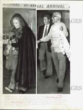 1972 Press Photo Actress Dyan Cannon an daughter and Cary Grant arrive in France picture
