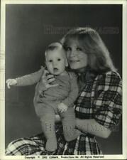 1982 Press Photo Constance McCashin & her son Daniel, 