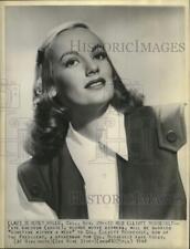 1944 Press Photo Actress Faye Emerson, Beverly Hills, California - tua45094 picture