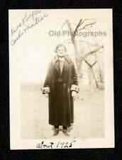 1925 FLAPPER ERA TOUGH OLDER LADY FUR TRIMMED COAT OLD/VINTAGE PHOTO SNAPSHOT- K picture