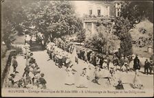 CPA (18) Bourges Cortège historic of June 29, 1930 tribute Bourges, delegations picture
