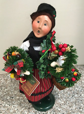 Byers Choice Carolers 2014 Crier Selling Wreaths - The Cries of London w/Tag picture
