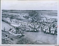 1958 Delhi India Workmen Dig Water Channel At Jumna River Construction Photo 7X9 picture