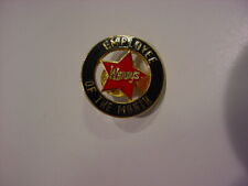 nice,rare WENDY's EMPLOYEE of the MONTH PIN + HOT 'n JUICY button   picture