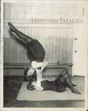 1926 Press Photo Marion Muller and Ludmilla Kutka in gymnastic tourney, New York picture