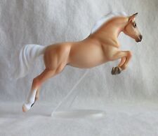 Breyer Stablemates # 6058 Jumping - Palomino -Deluxe Horse Collection picture