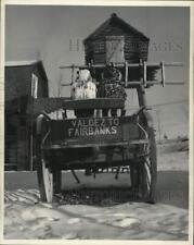 1967 Press Photo Girls sit on Wagon from Valdez to Fairbanks in Alaska picture