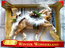 BREYER Winter Wonderland #700120 totilas mold 2017 holiday christmas horse picture