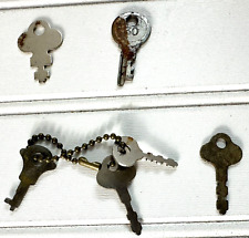 Lot of 6 Small Metal Keys Vtg picture