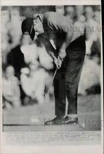 1968 Press Photo Golfer Lee Trevino caps U.S. Open win with par putt at Oak Hill picture